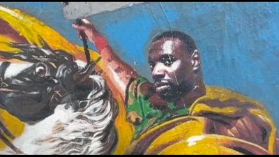 Tvboy "invade" Parigi, le opere del Banksy italiano per le vie della città