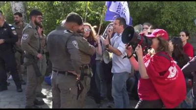 A Gerusalemme manifestanti anti Netanyahu vicino casa del premier