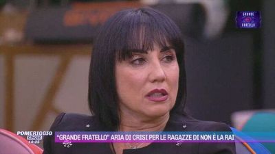 "Grande Fratello" aria di crisi per le ragazze di Non è la Rai