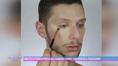 Matita e fondotinta: gli uomini hanno imparato a truccarsi