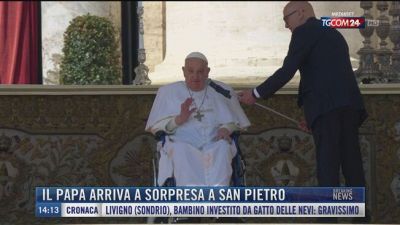 Breaking News delle 14.00 | Il Papa arriva a sorpresa a San Pietro