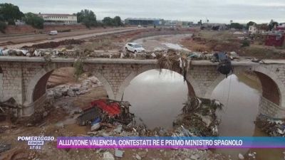 Alluvione Valencia, contestati re e primo ministro spagnolo