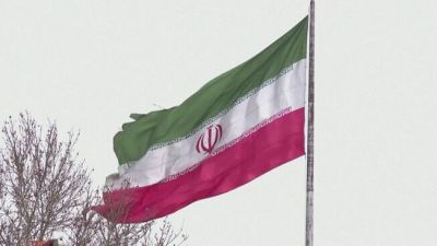 Trump congela l'attacco, da Teheran ondata di missili su Israele