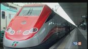 Caos treni, è scontro. Sospetti su sabotaggi