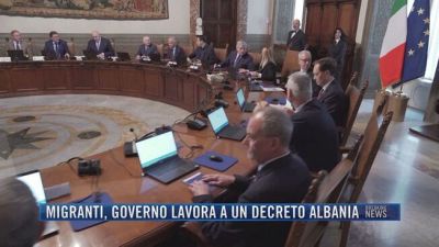 Breaking News delle 21.30 | Migranti, governo lavora a un decreto Albania