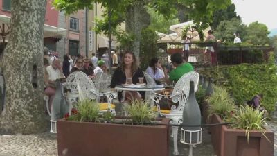 Il turismo "Mordi e fuggi" sul lago di Como, Varenna dice basta