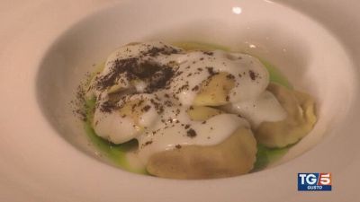 Bottoni siciliani con fonduta di Ragusano