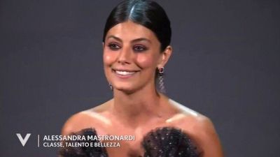 Alessandra Mastronardi: classe, talento e bellezza