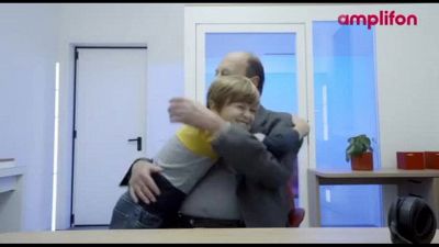 Sentire bene migliora la vita, la nuova campagna di Amplifon