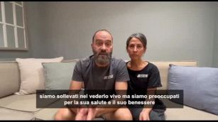 I genitori dell'ostaggio Hersh Goldberg-Polin: firmate cessate-il-fuoco