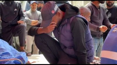 Gaza, preghiere per i tre morti uccisi da un attacco israeliano