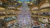 Natale a Parigi tra luci e crisi