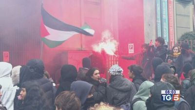 Corteo ProPal a Torino, scontri e agenti feriti