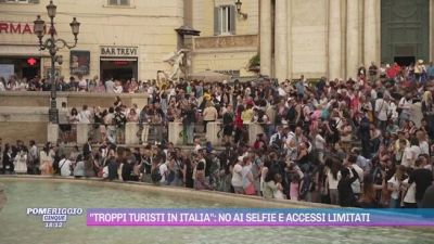 "Troppi turisti in Italia": no ai selfie e accessi limitati