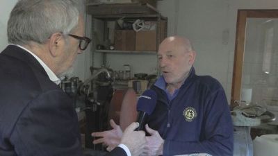 Foglie d'oro sull'Angelo di San Marco e la Madonnina di Milano