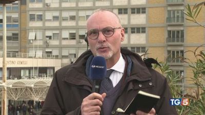 Papa: devo curarmi o finisco in Paradiso