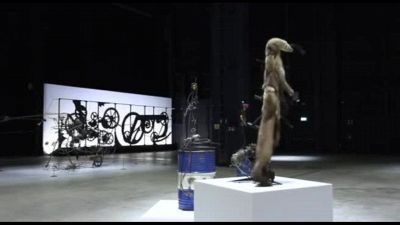 Macchine radicali e coreografia caotica: torna Jean Tinguely