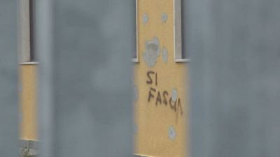 "Sì fascia" e "no fascia", a Pisa di storto non c'è soltanto la Torre