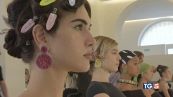 Tendenze estive tra capelli e cappelli