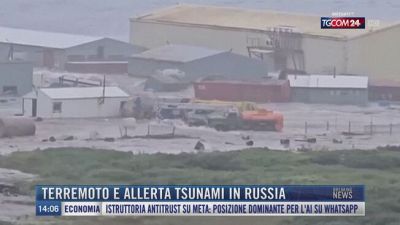 Breaking News delle 14.00 | Terremoto e allerta tsunami in Russia