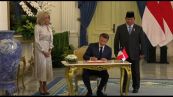Macron in Indonesia fra cerimonie e affari