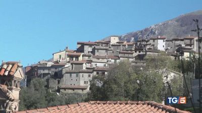 Il paese con 8 abitanti Un'Italia che scompare