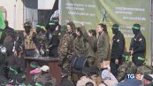 Liberi altri 4 ostaggi "Spettacolo cinico"