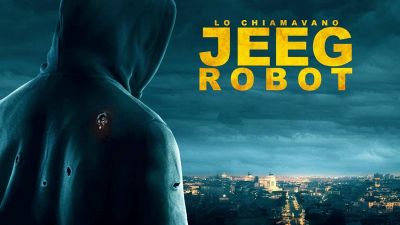 Lo chiamavano Jeeg Robot: Claudio Santamaria ladro con i superpoteri