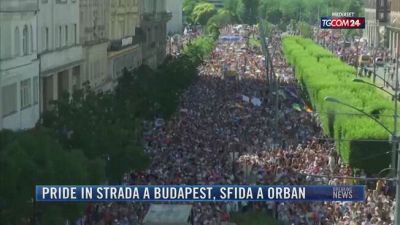 Breaking News delle 21.30 | Pride in strada a Budapest, sfida a Orban