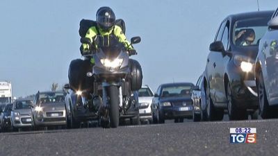 In viaggio per le feste tra gelo e maltempo