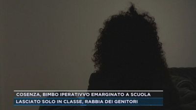 Cosenza, bimbo iperattivo emarginato a scuola