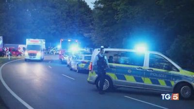 Terrore in Germania accoltellati sul bus