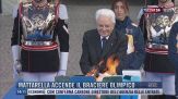 Breaking News delle 14.00 | Mattarella accende il braciere olimpico
