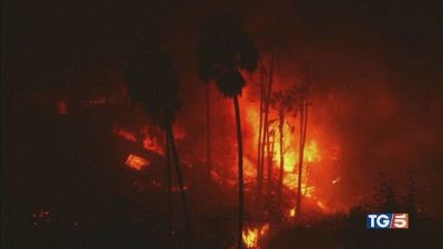 Ora fiamme verso sud 13 milioni in allerta