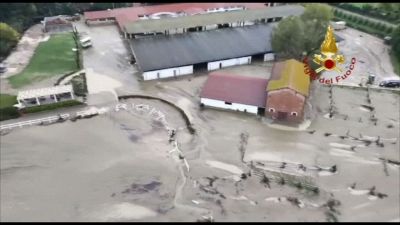Maltempo in Emilia Romagna, notte di paura a Bologna, un morto