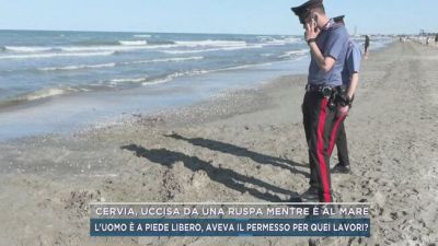 Cervia, uccisa da una ruspa mentre è al mare