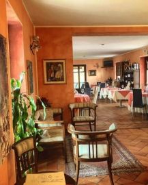 La Ferte' Restaurant And Suites