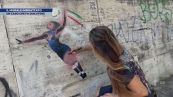 Egonu e il murale imbrattato