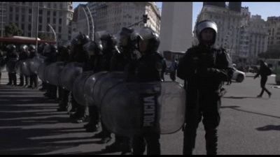 A Buenos Aires migliaia in piazza contro politica economica di Milei