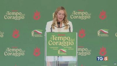 Meloni: nelle classi tetto agli stranieri
