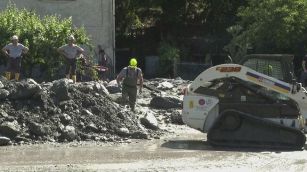 A Bardonecchia esonda il Frejus, una frana di sassi e fango in Cadore