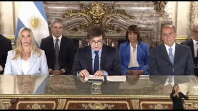 Un anno di Milei, leader argentino vuole accordo commerciale con Usa