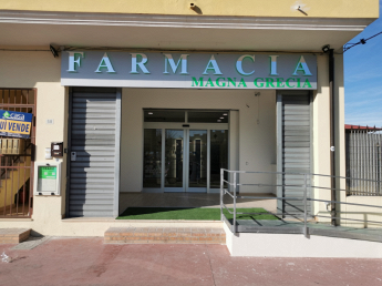 Farmacia Magna Grecia negozio foto web 1