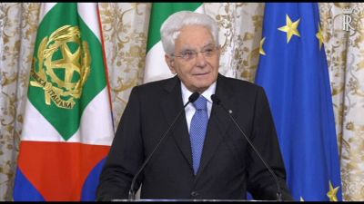 Mattarella: per le donne tutto più difficile, tanta strada da fare