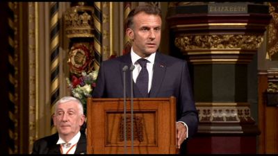 Macron: l'Europa non abbandonerà mai l'Ucraina