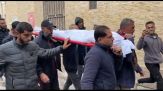 A Gaza City, palestinesi in lutto per la morte dei loro cari