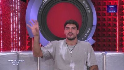 Grande Fratello, Lorenzo contro Helena e Javier