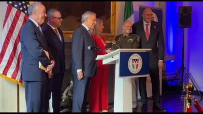 Nato, premio LaGuardia assegnato al generale Christopher Cavoli