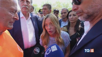 Meloni a Policoro. Bufera su Vannacci