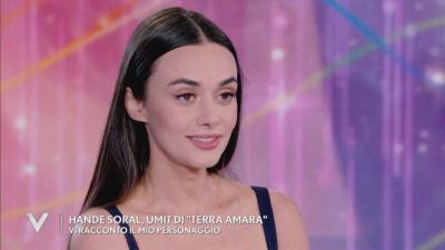 Hande Soral: "Vi racconto il personaggio di Umit in Terra Amara"